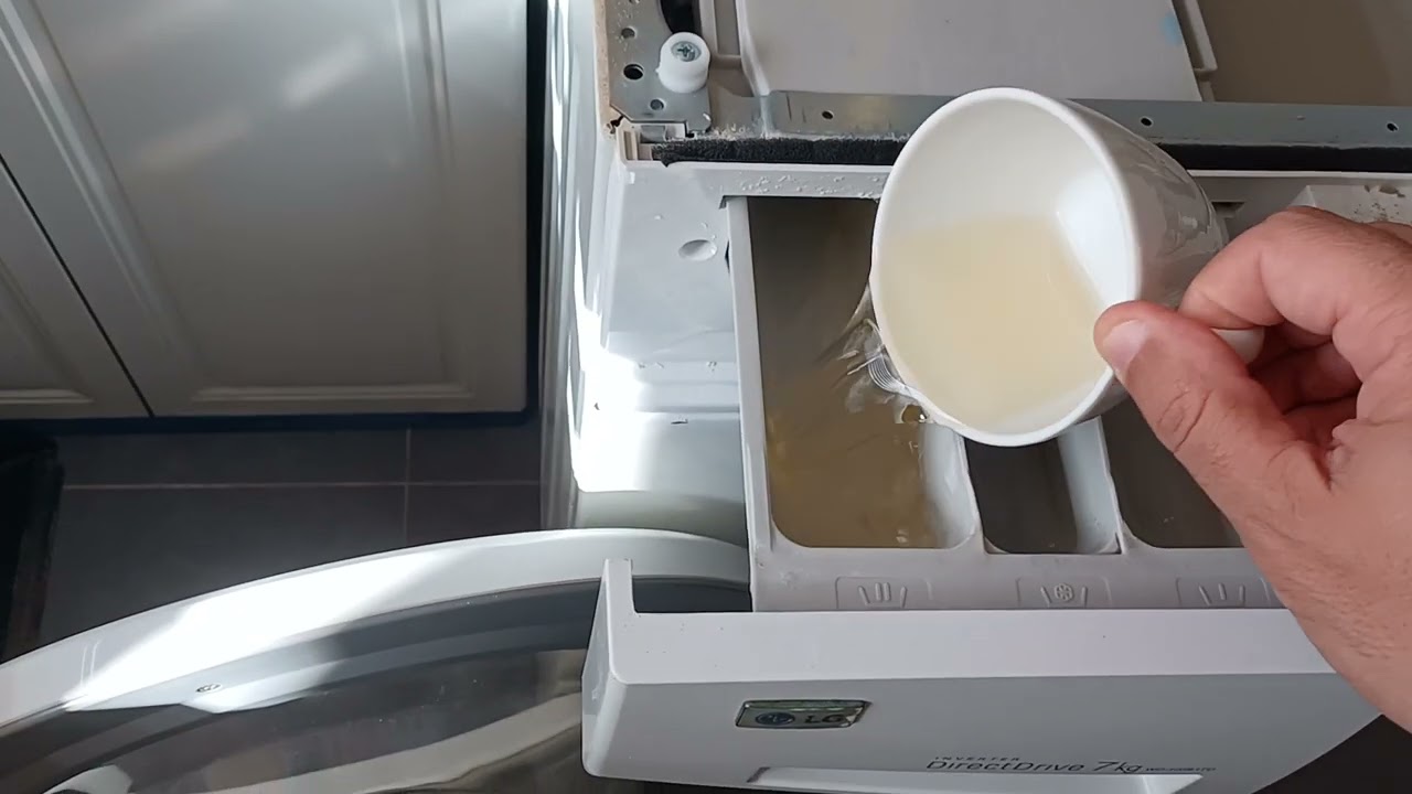 vinagre de limpieza en la lavadora