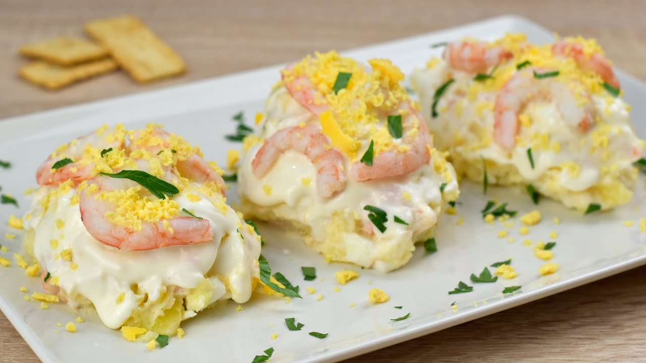 ensaladilla de gambas y palitos de cangrejo