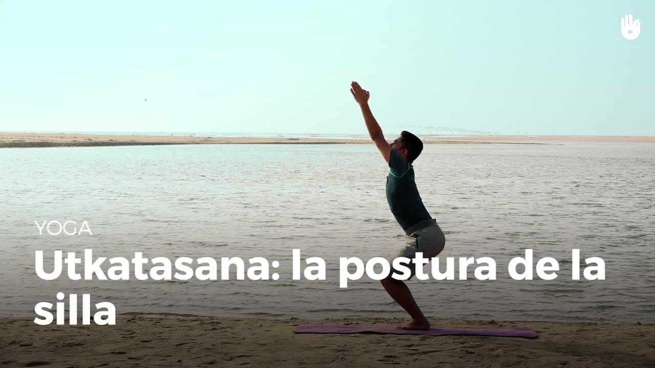 postura de la silla en yoga