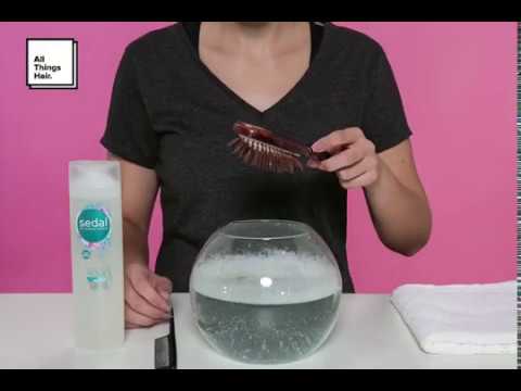 como lavar un cepillo de pelo