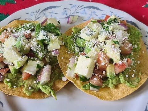 tostada con aguacate y queso fresco calorías